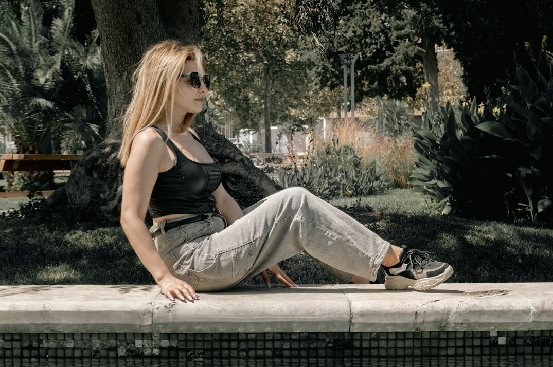 influencer relaxing outdoors
